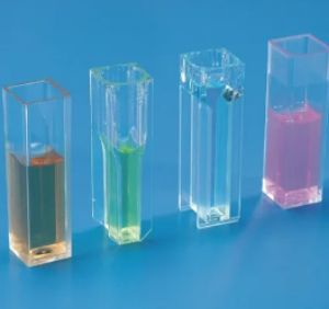 Picture of Semi-Micro CUVETTES - VISIBLE RANGE, Optical PS 1.5 ml KAR1938